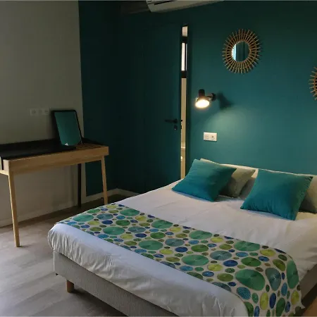 Hotel Cantosorgue LʼIsle-sur-la-Sorgue Esterno foto